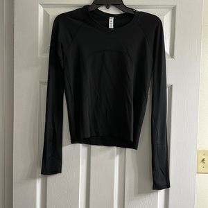 Lululemon Black Long Sleeve Shirt w/ finger holes
